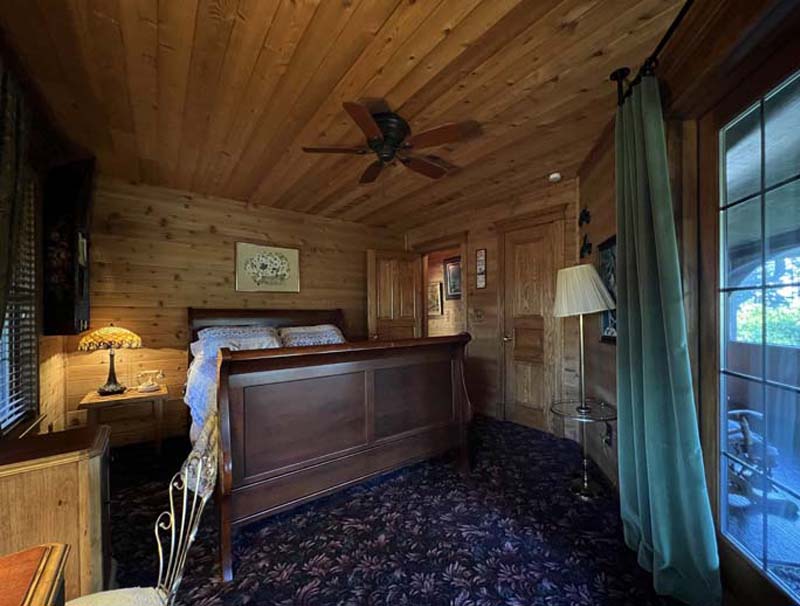 Adeline's Retreat Winter Cabin Rentals Accommodations for 12 overnight guests