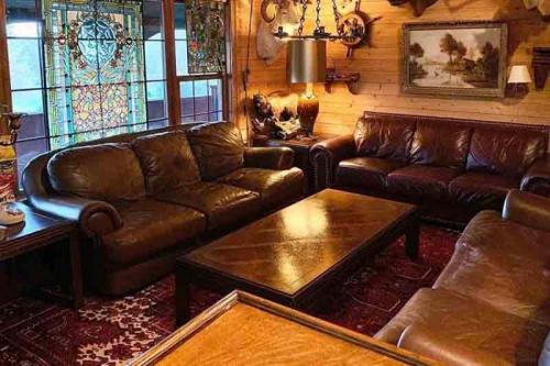 Adelines-House-of-Cool-Great-Room-Gathering-Area