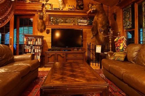 Adelines-House-of-Cool-Great-Room